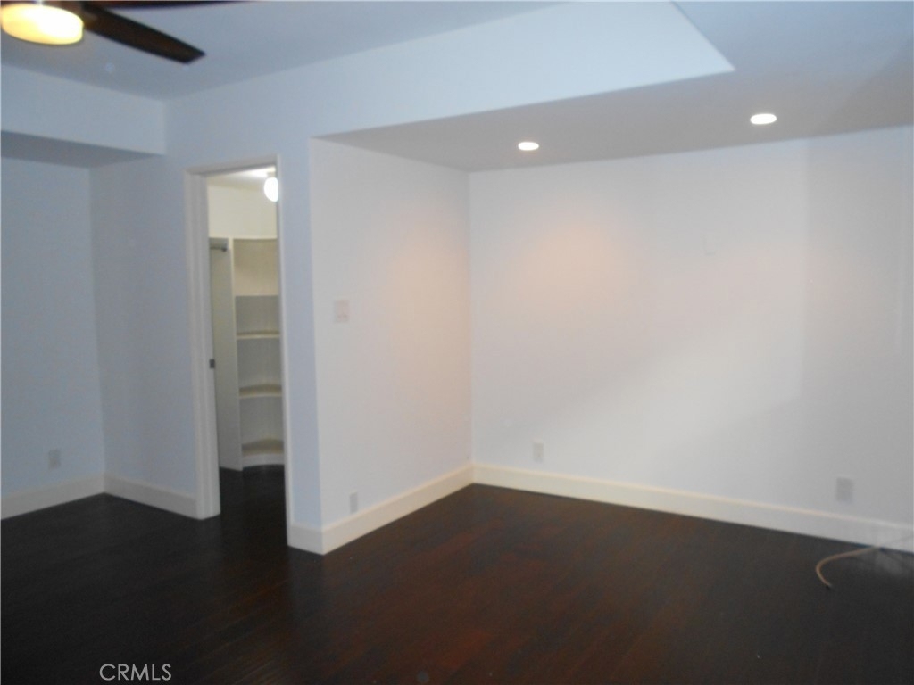 760 W 27th Street - Photo 33