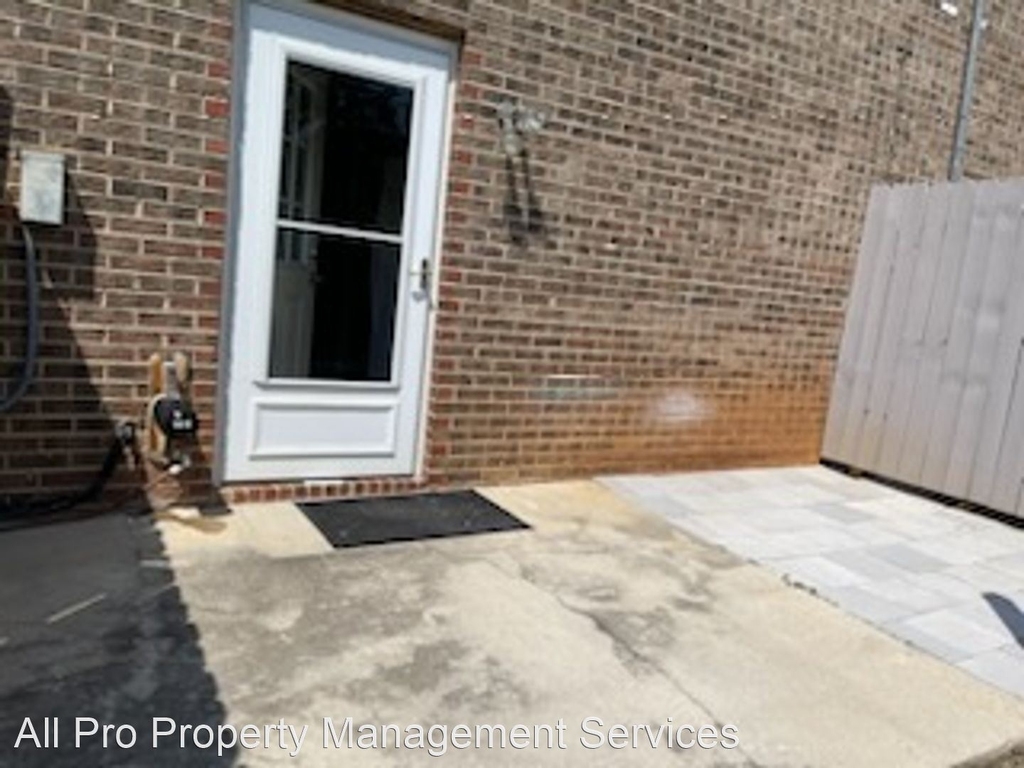 405 Iroquis Lane - Photo 17