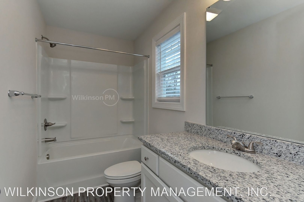 142 E Bell Street - Photo 18