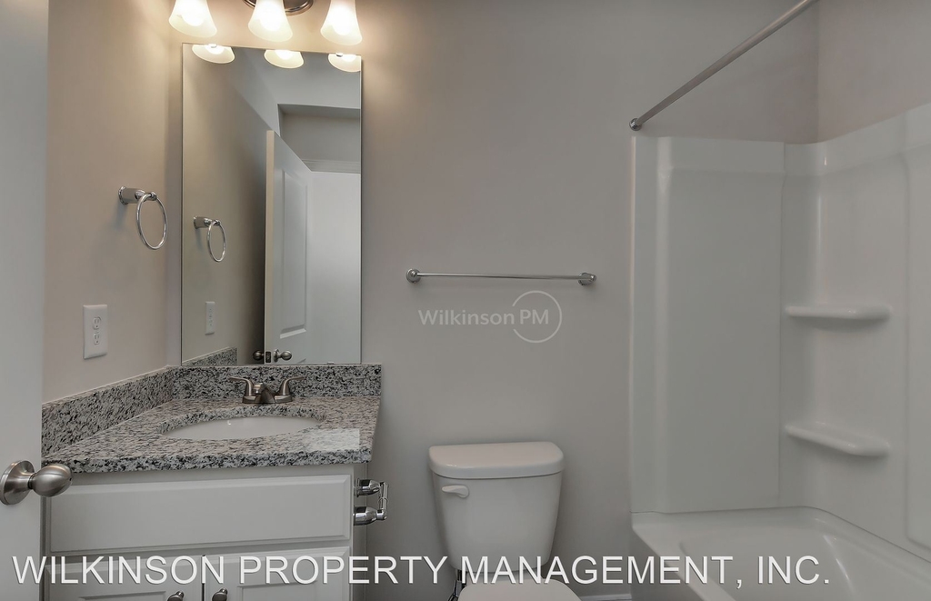 142 E Bell Street - Photo 14