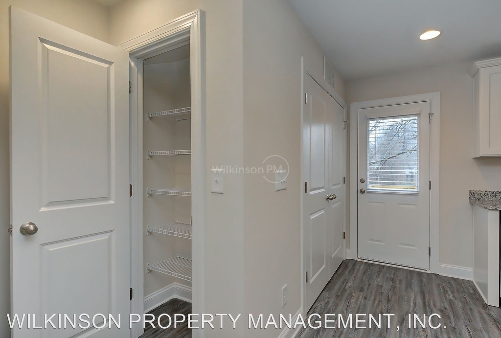 142 E Bell Street - Photo 11