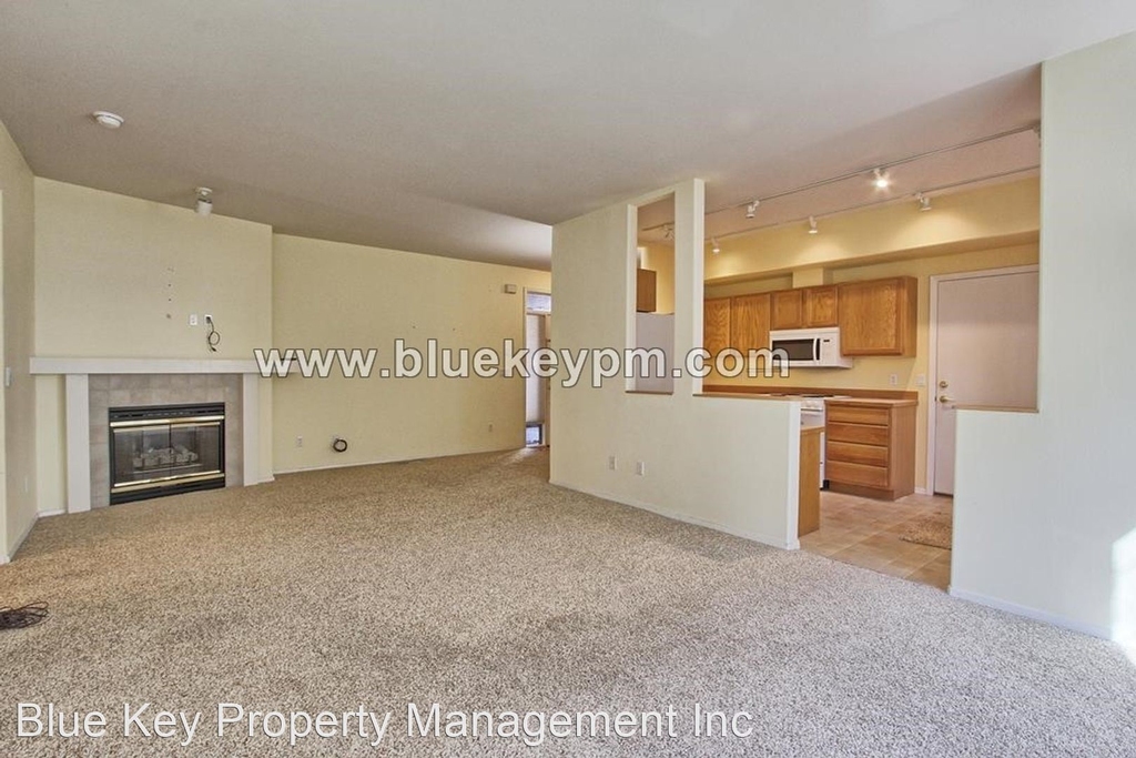 13210 Se 7th Street, Unit J-46 - Photo 2