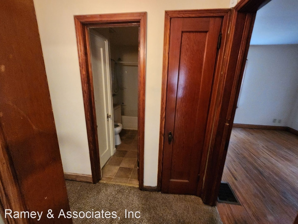 1108 Hathaway Ave - Photo 3