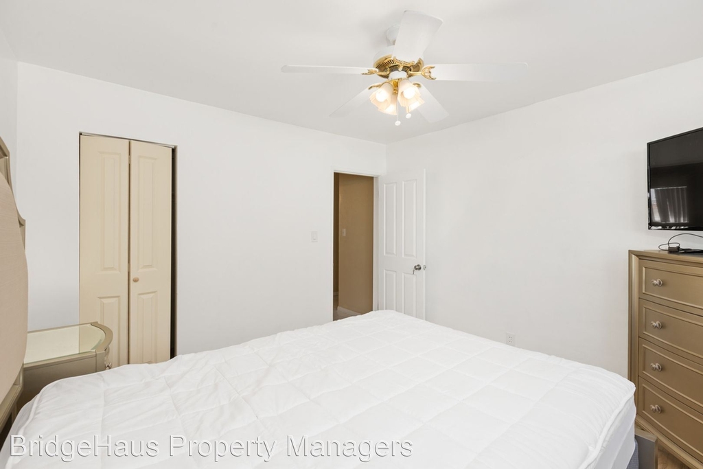 2625 55th St - Photo 12