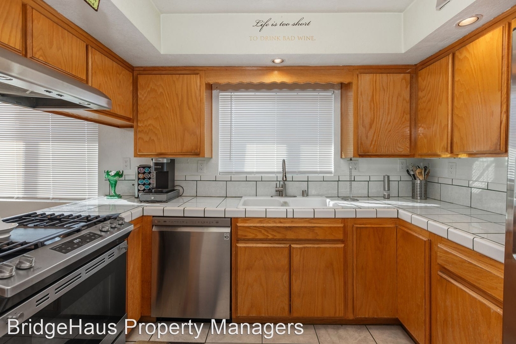 2625 55th St - Photo 9