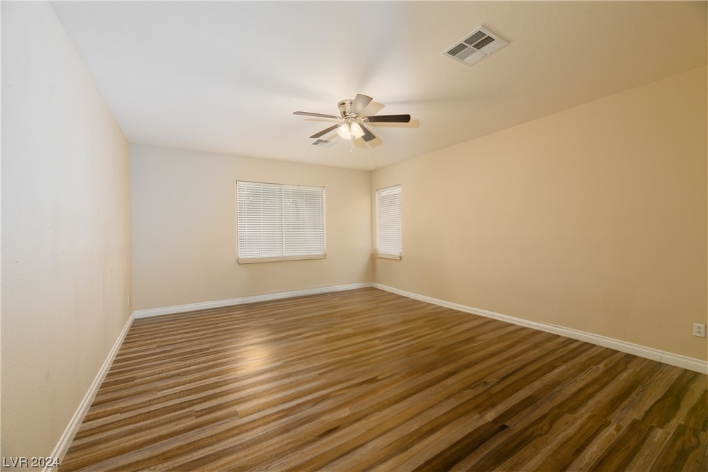 10021 Village Walk Avenue - Photo 14