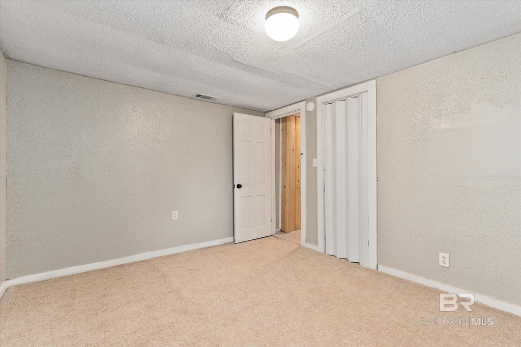 607 Golden Avenue - Photo 12