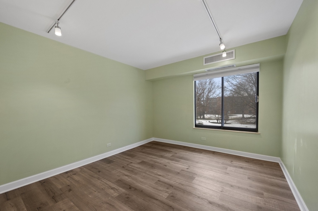 1615 E Central Road - Photo 17