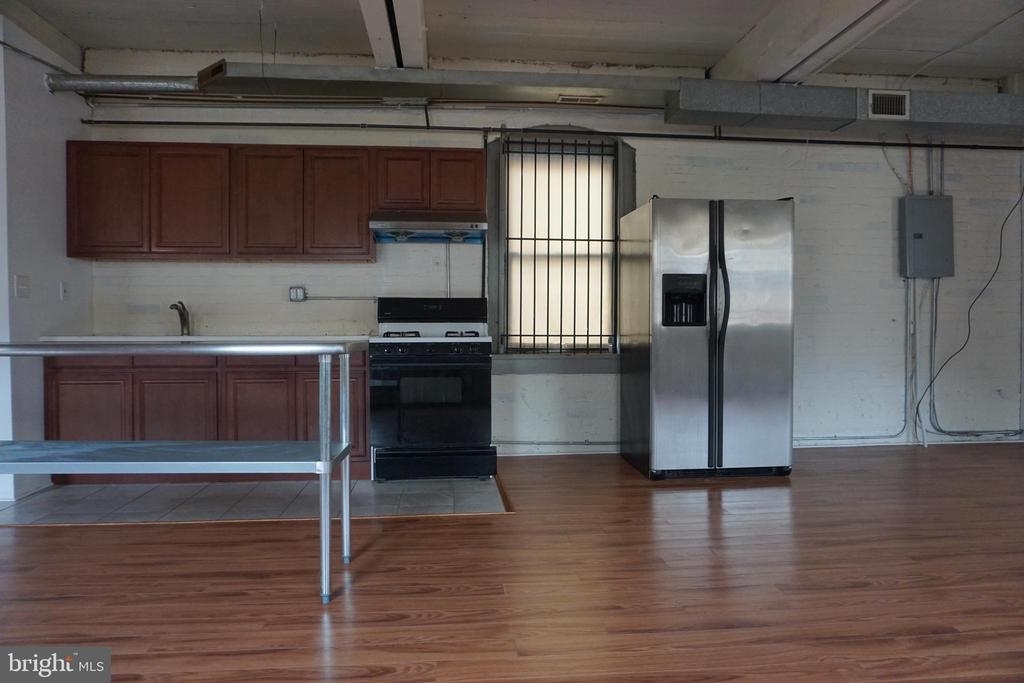 1011 Cherry St - Photo 3