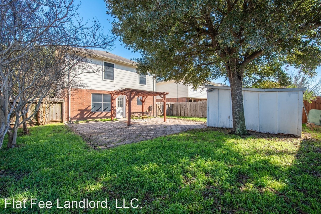 3919 Rolling Springs Ln - Photo 32