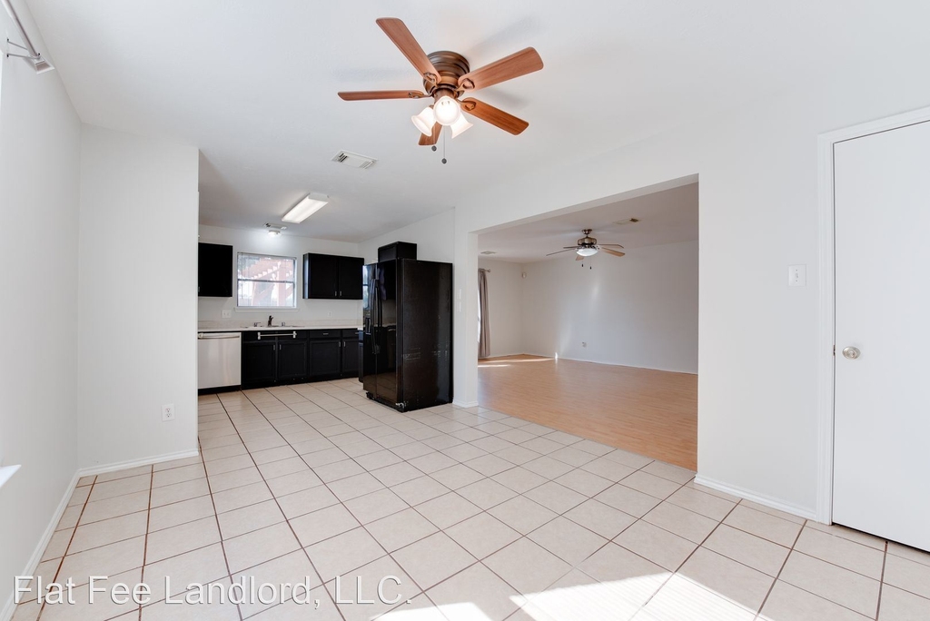3919 Rolling Springs Ln - Photo 11