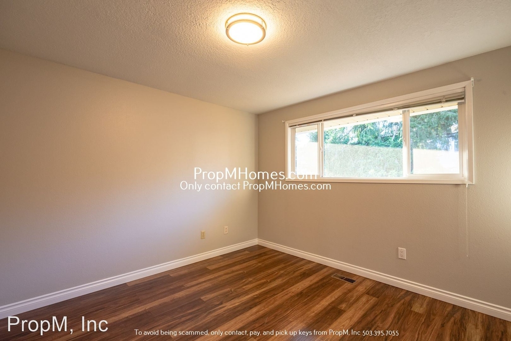 7570 Ridgewood Drive - Photo 21