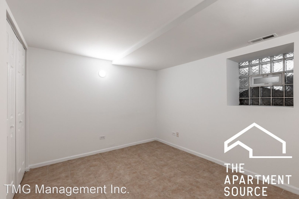 1260 N Greenview Avenue - Photo 10