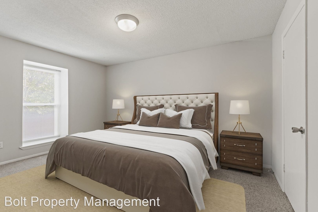 2413 Wade Hampton Blvd 864-244-0899 - Photo 17