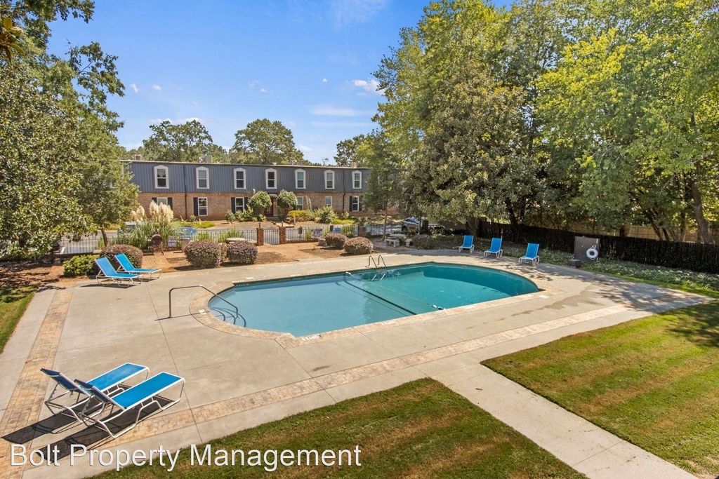 2413 Wade Hampton Blvd 864-244-0899 - Photo 13