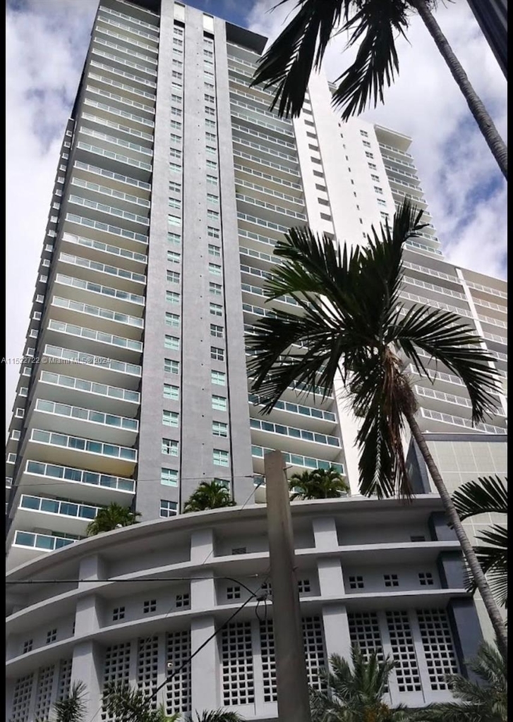 1250 S Miami Av - Photo 1