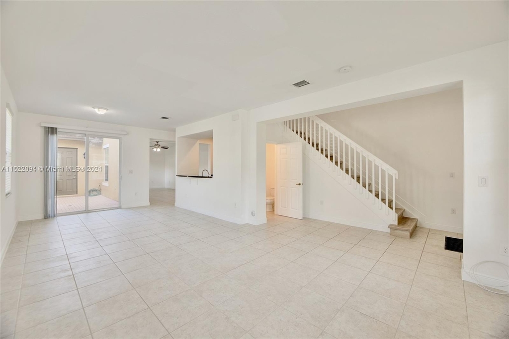 1133 Sw 147th Ter - Photo 3