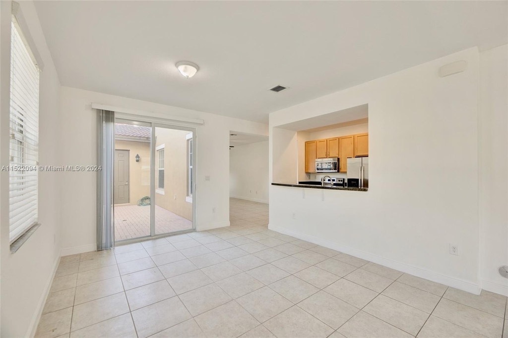 1133 Sw 147th Ter - Photo 5