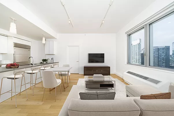 554 West 54th Street - Photo 1