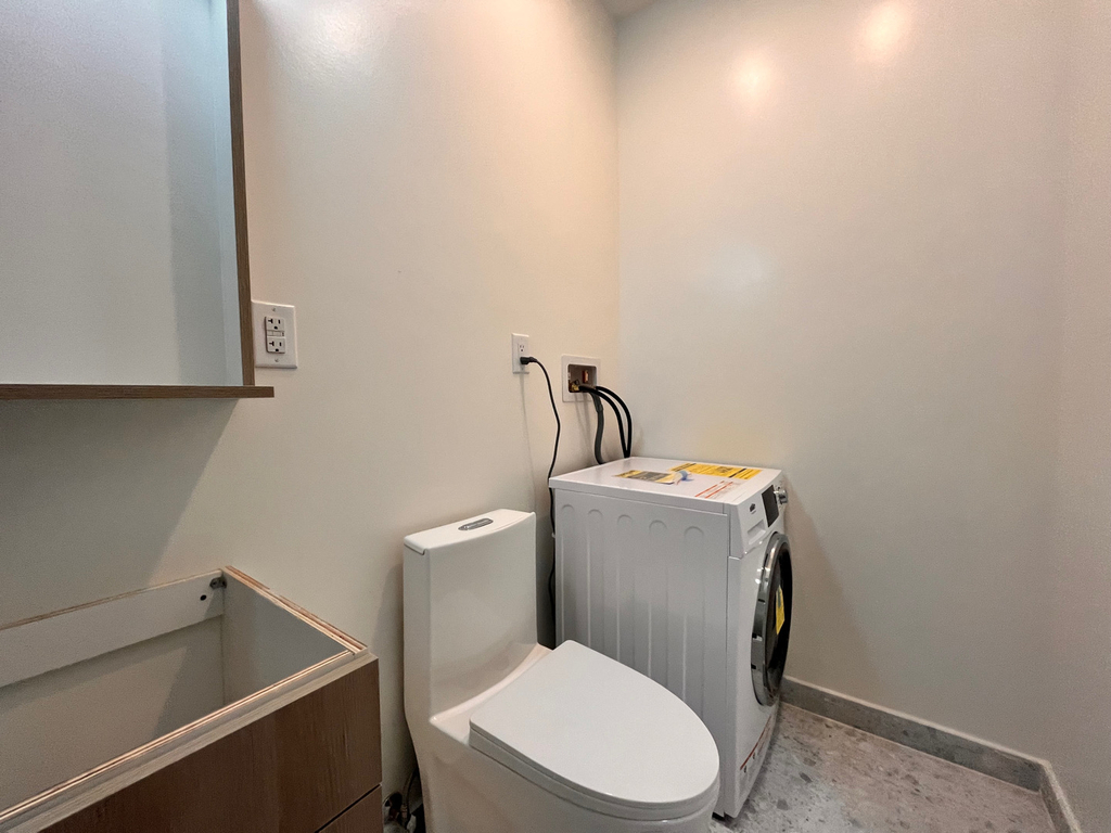 225 West 20th Street - Photo 4