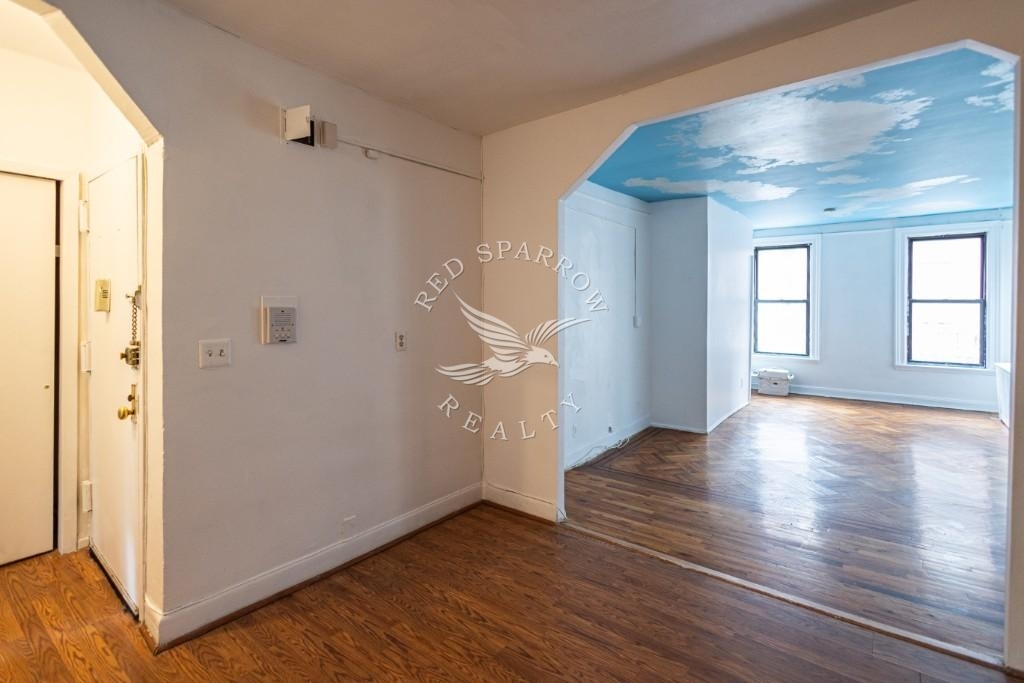 1413 Lexington Avenue - Photo 1