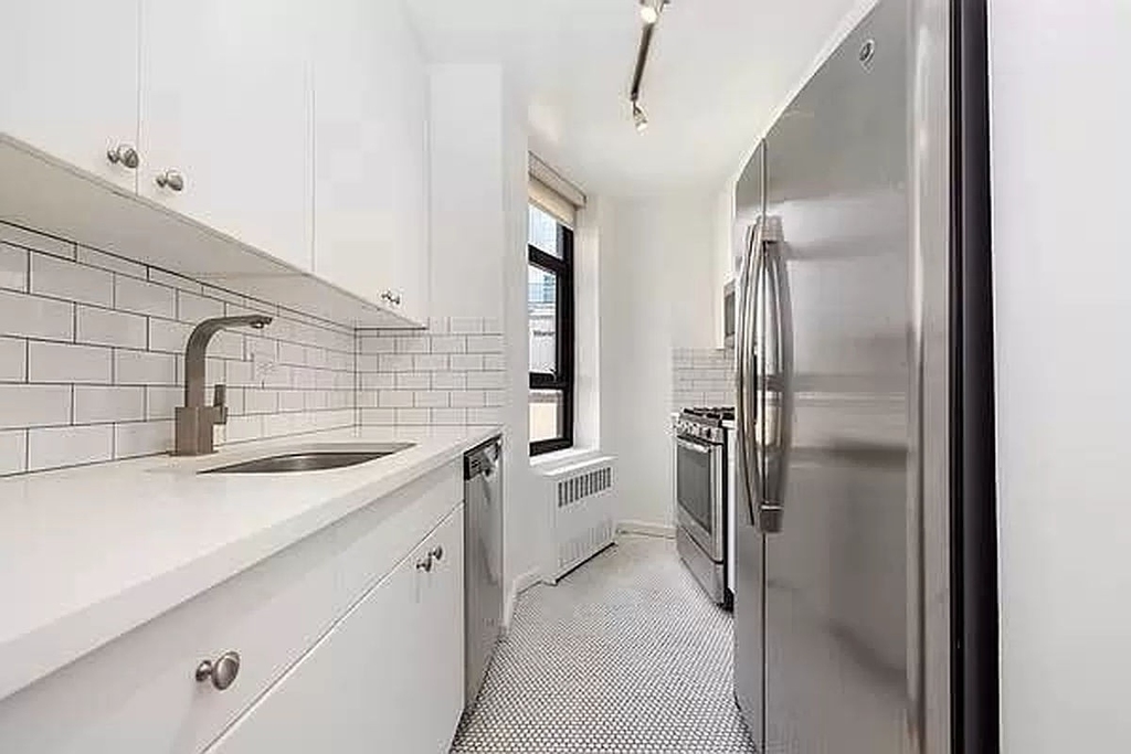 245 East 44th Street - Photo 1