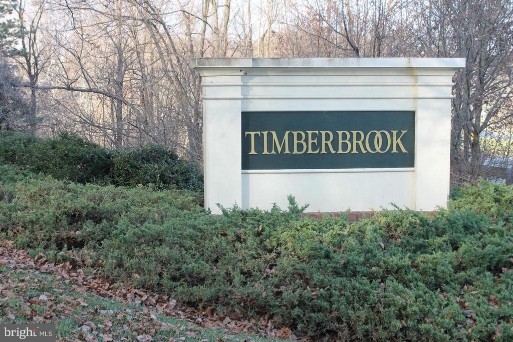 111 Timberbrook Ln - Photo 0