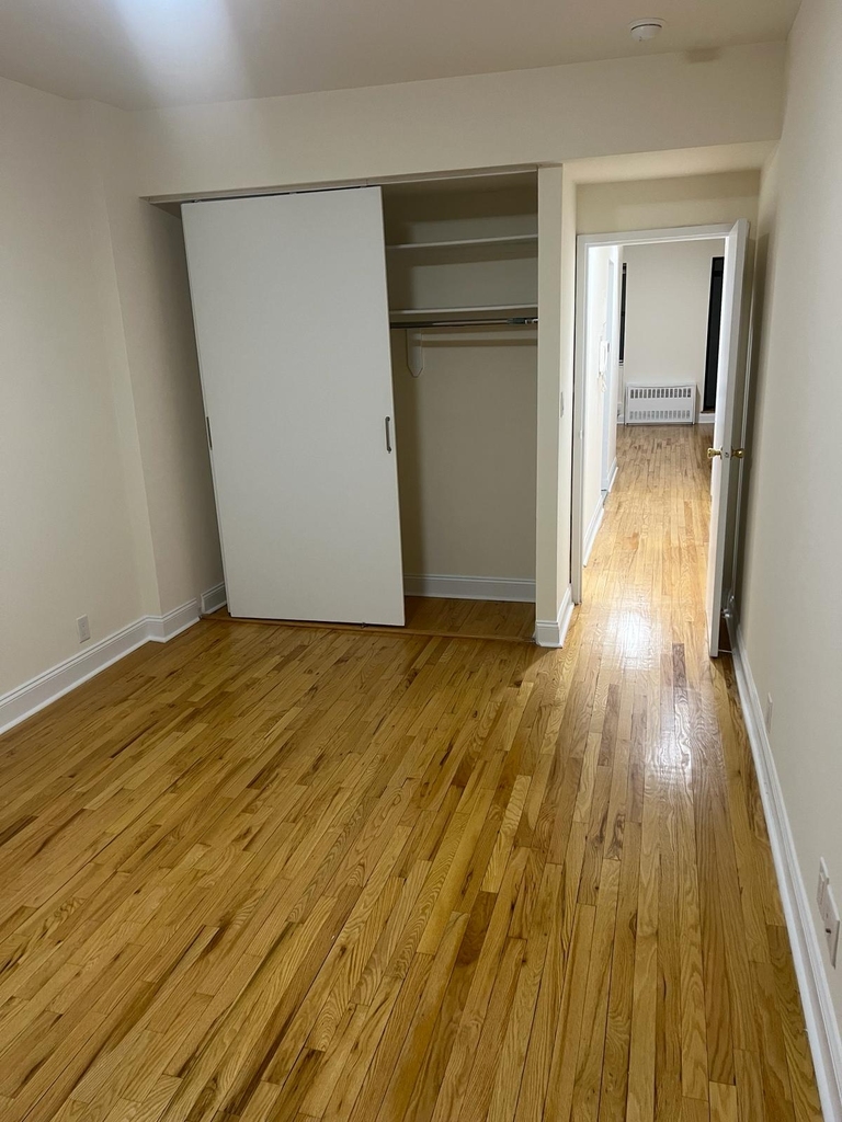 201 East 12th Street - Photo 6