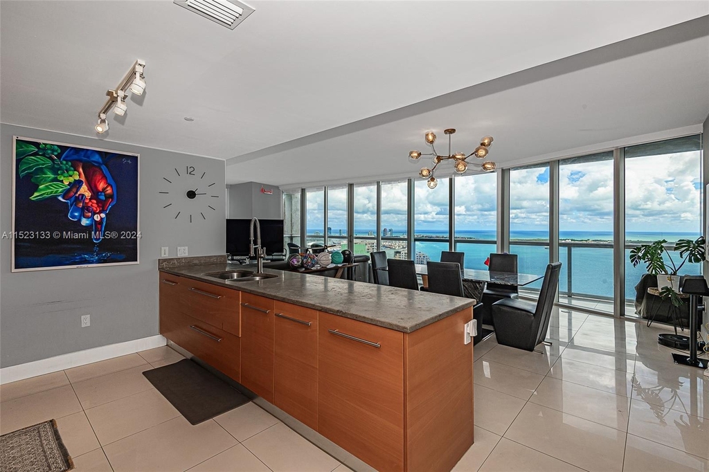 465 Brickell Ave - Photo 3