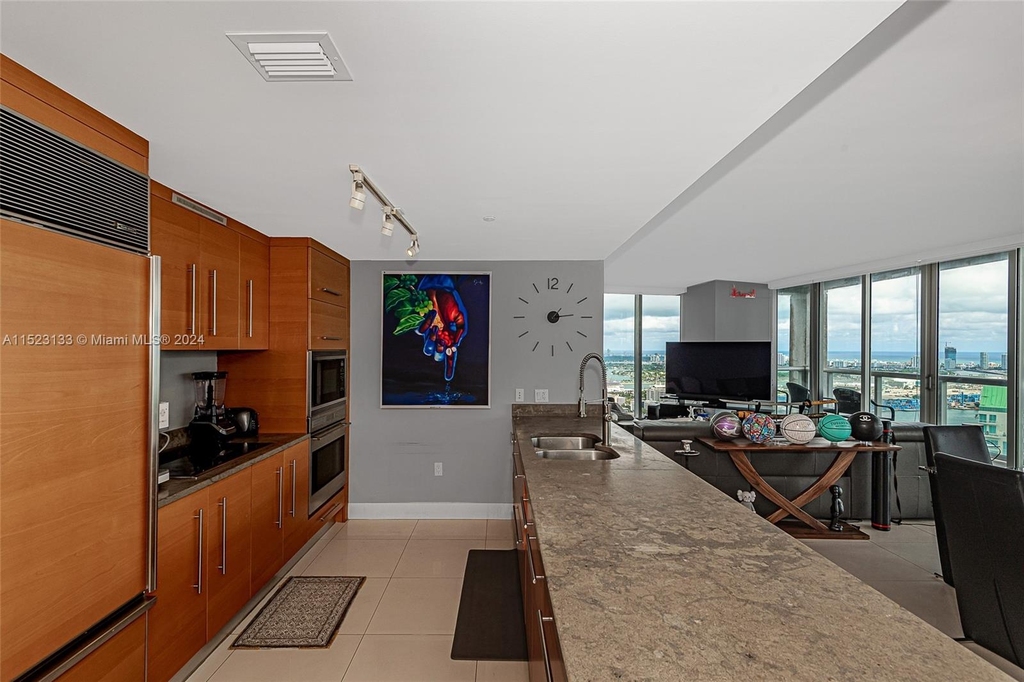 465 Brickell Ave - Photo 5