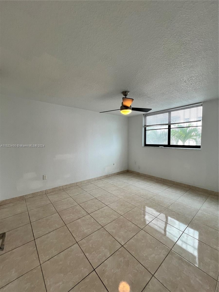 7125 Bay Dr - Photo 12