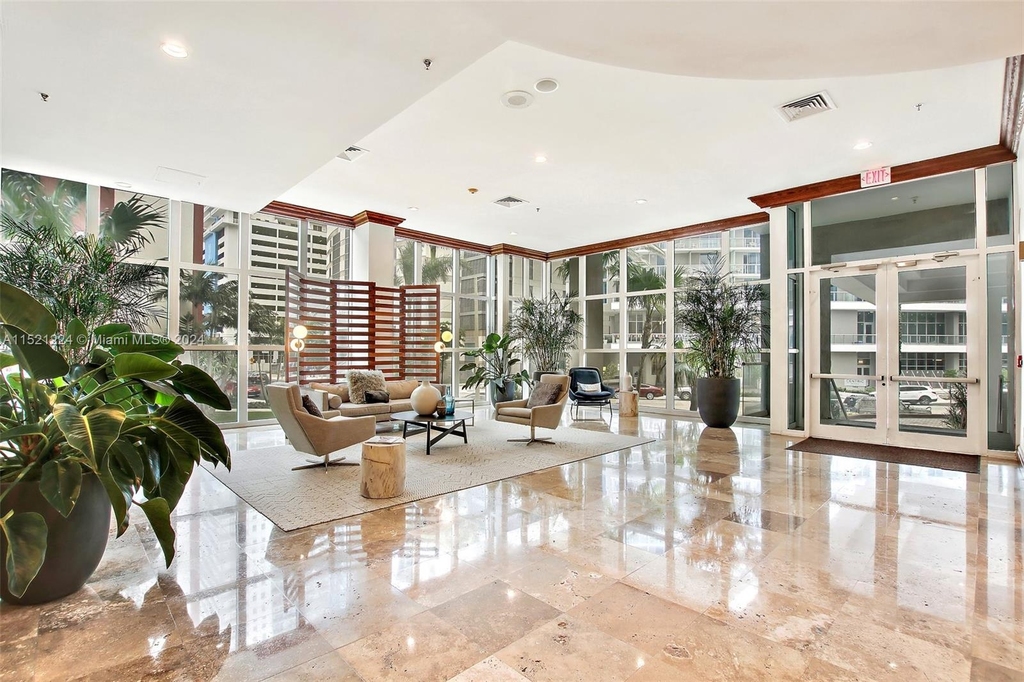 1111 Brickell Bay Dr - Photo 30