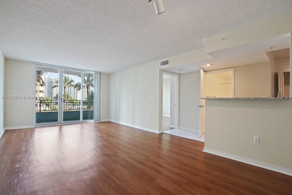 1111 Brickell Bay Dr - Photo 2