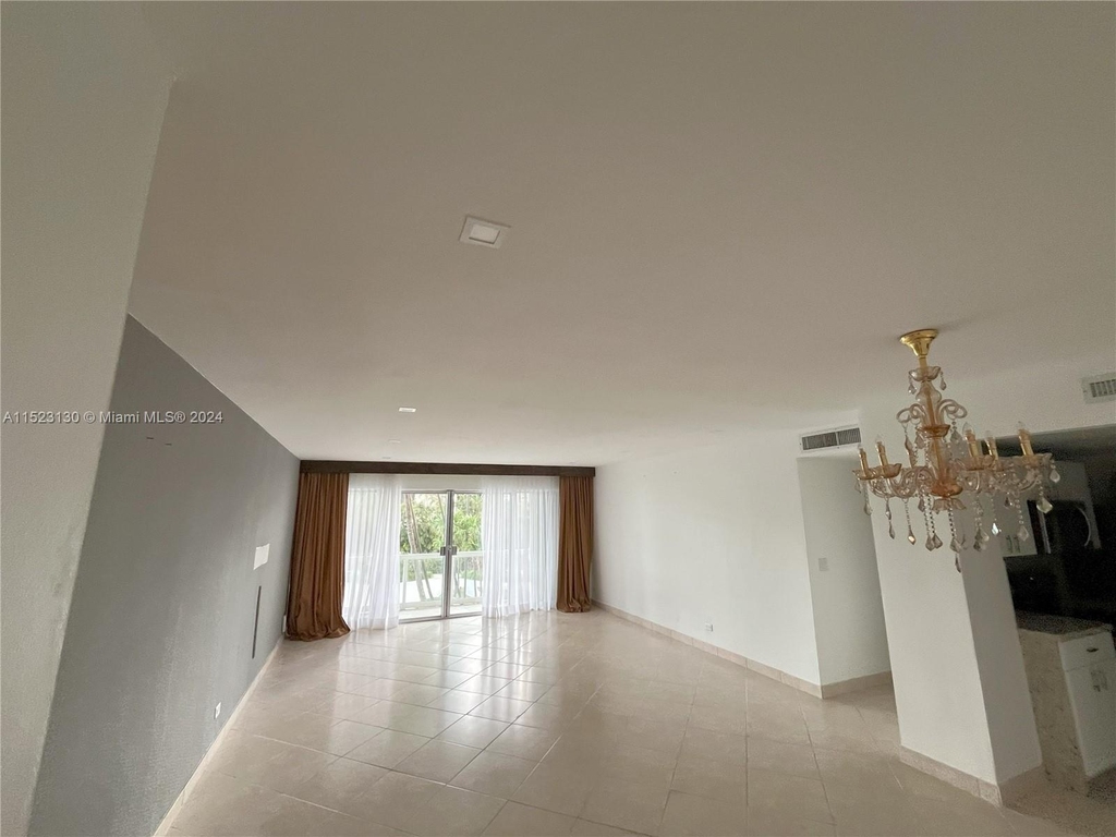 2451 Brickell Ave - Photo 2