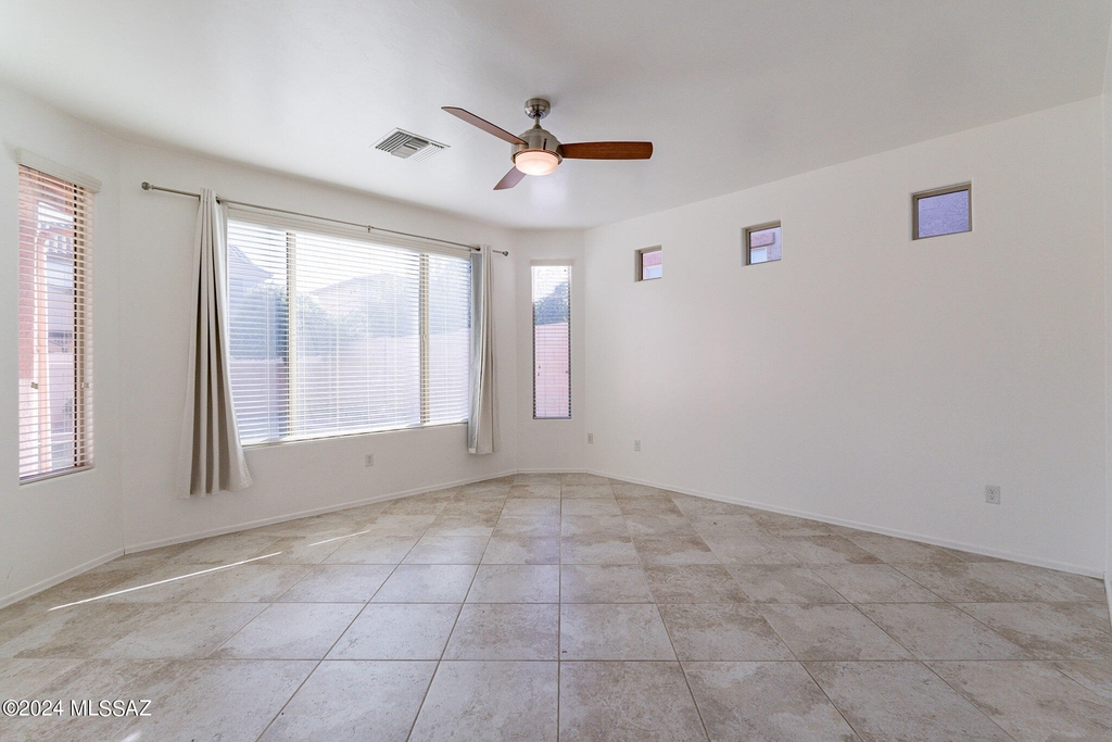 631 W Camino Sorpresa - Photo 11