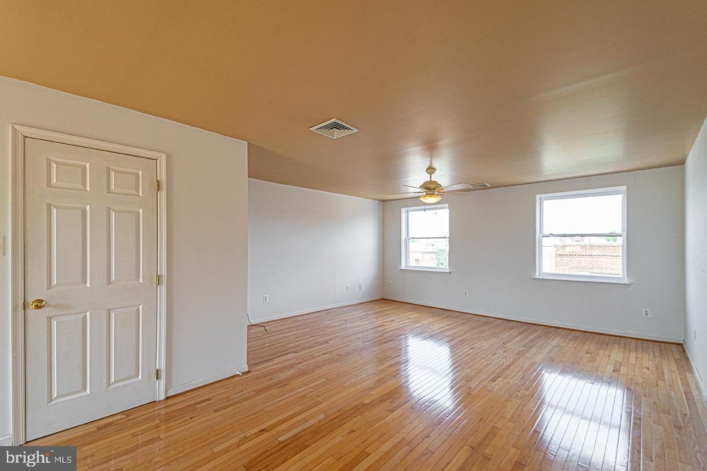 1635 E Passyunk Avenue - Photo 14