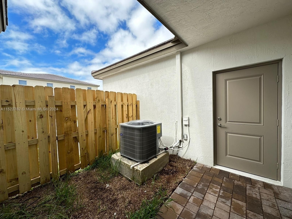 26476 Sw 148 Ct - Photo 26