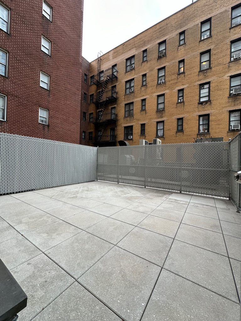 301 West 45th Street - Photo 3