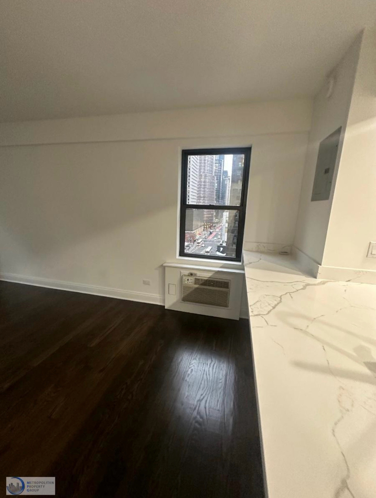 157 East 57th Street - Photo 8