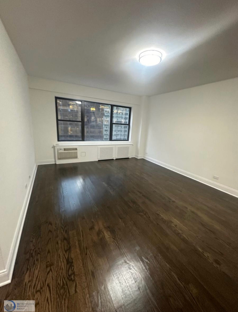 157 East 57th Street - Photo 12