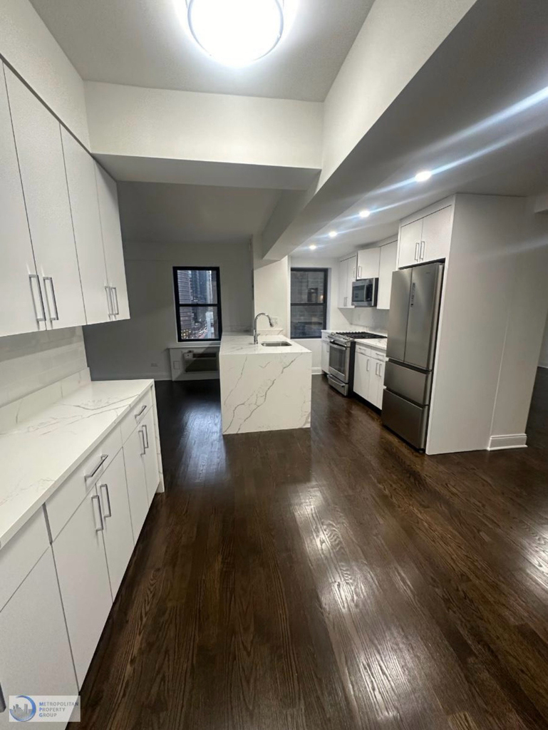 157 East 57th Street - Photo 0