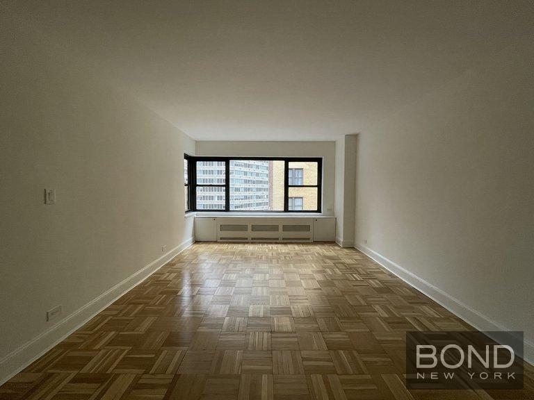 East 55th Street - Photo 1