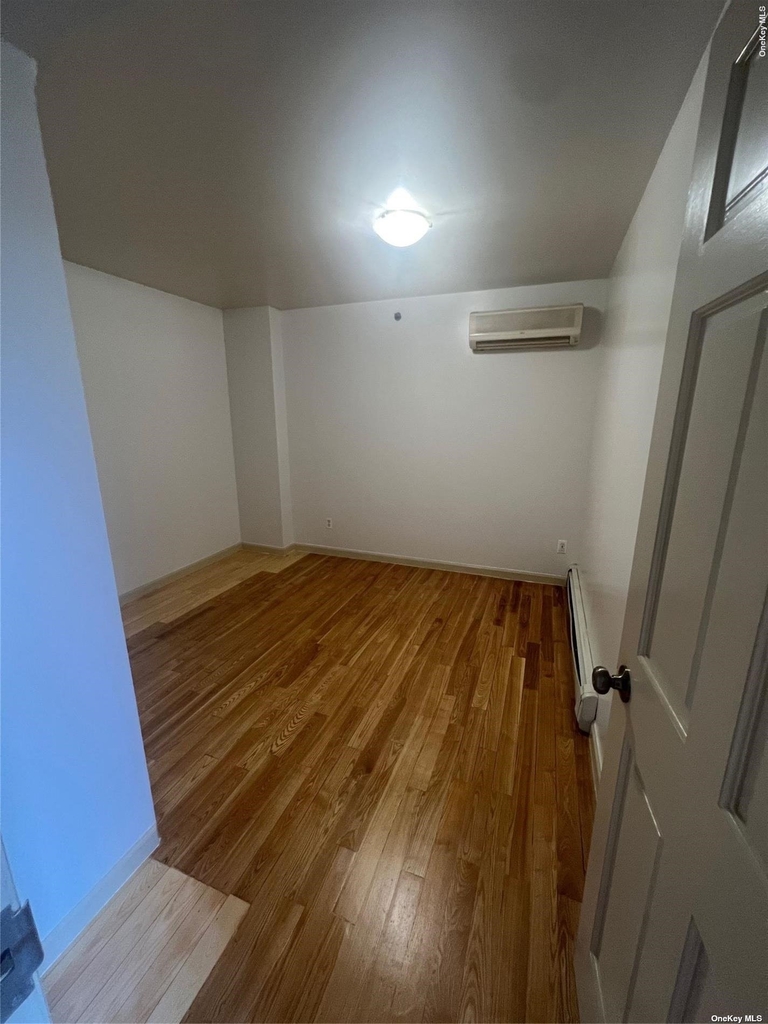 132-03 Sanford Avenue - Photo 15