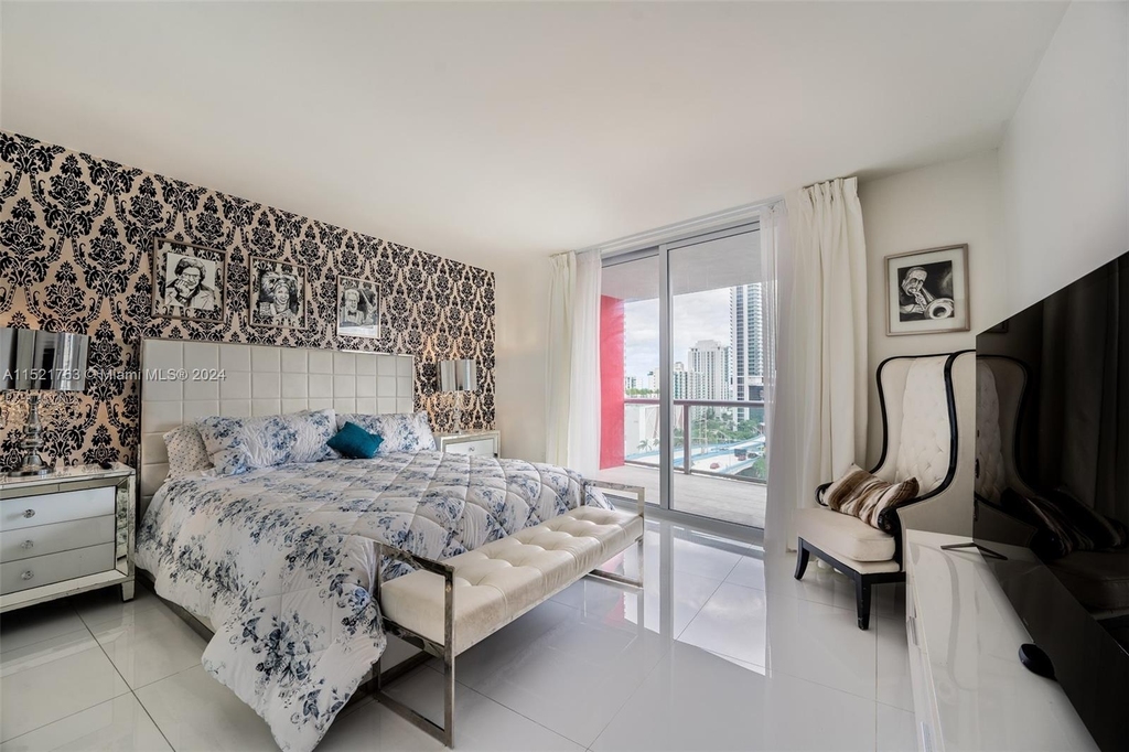 2600 E Hallandale Beach Blvd - Photo 15