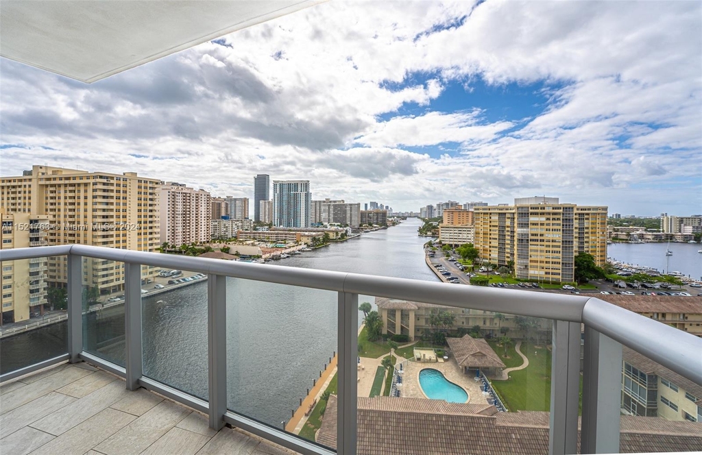 2600 E Hallandale Beach Blvd - Photo 42