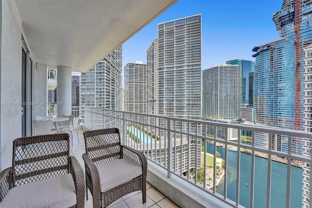 801 Brickell Key Blvd - Photo 11