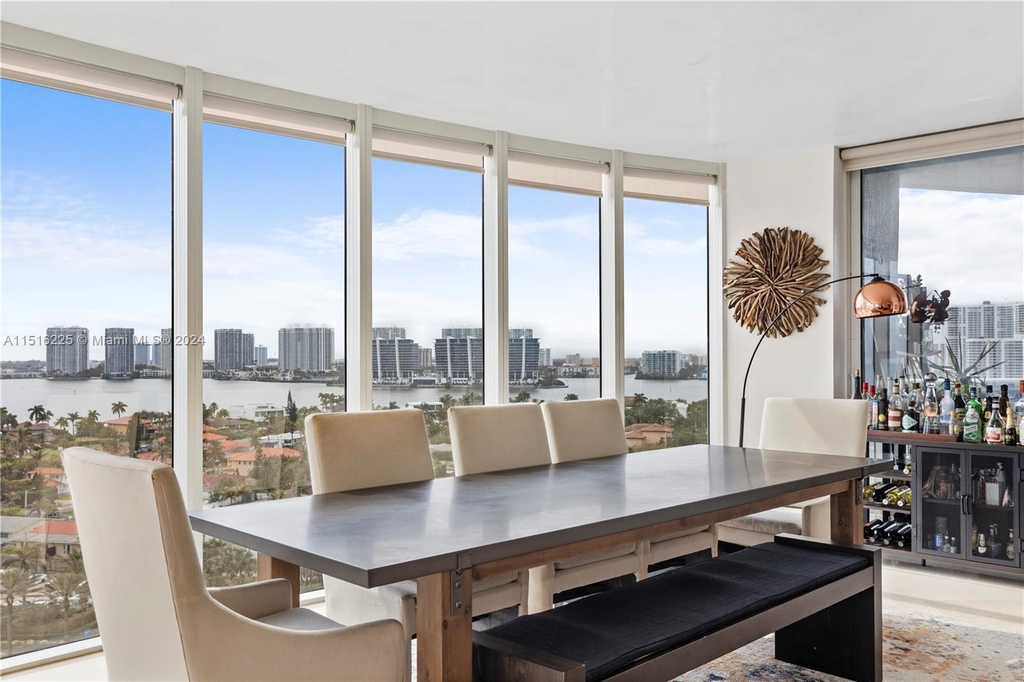 18911 Collins Ave - Photo 4