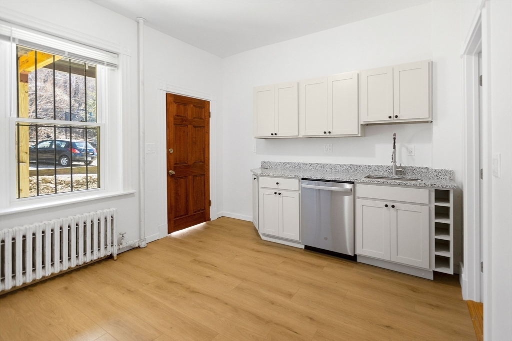 866 Huntington Avenue - Photo 2