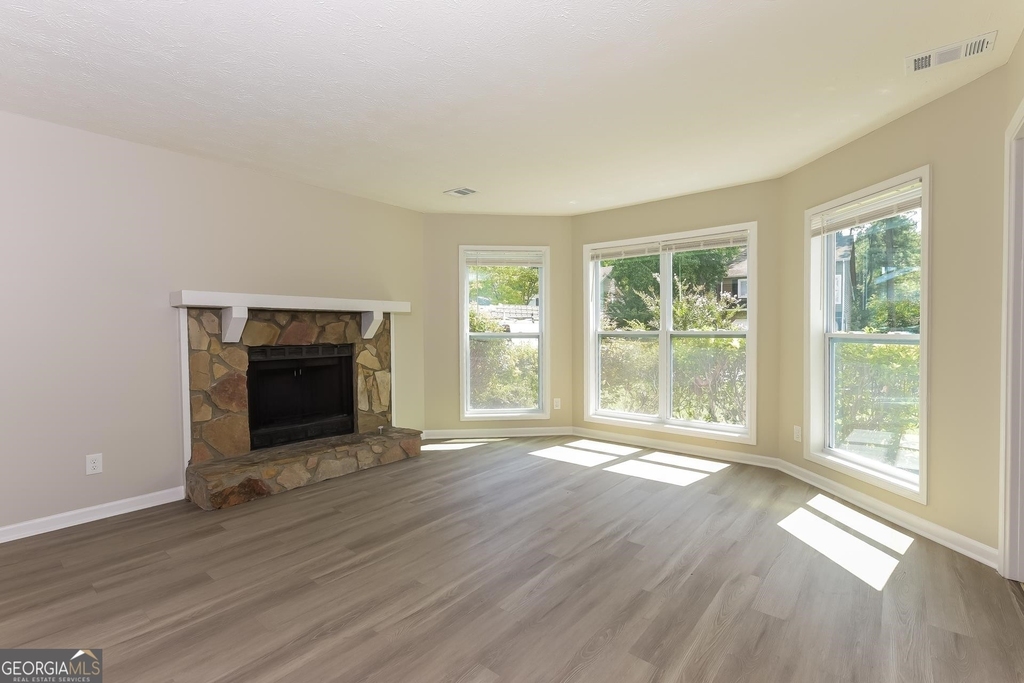 5052 Station Circle - Photo 2