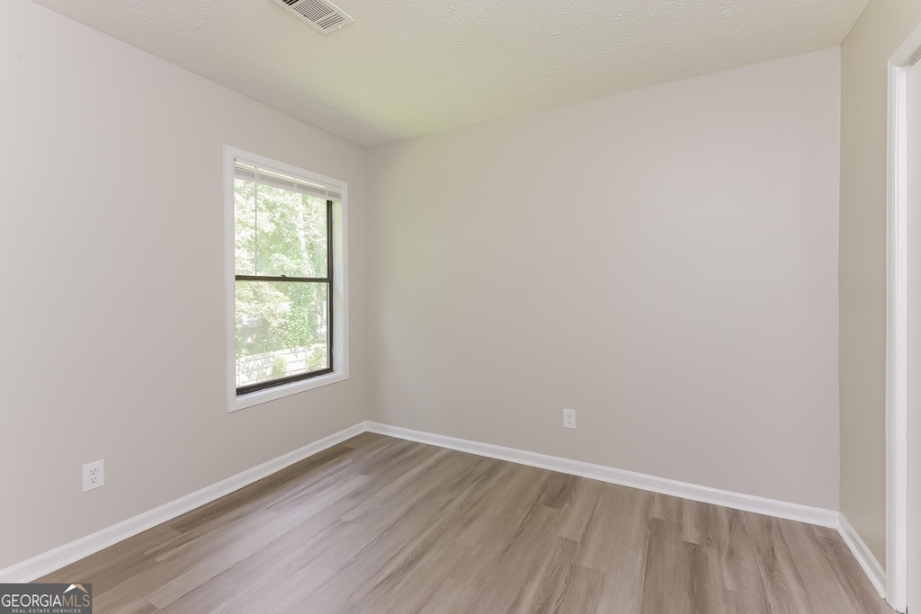 5052 Station Circle - Photo 10